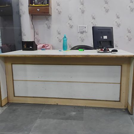 Shree Ji Hotel Greater Noida Exterior photo