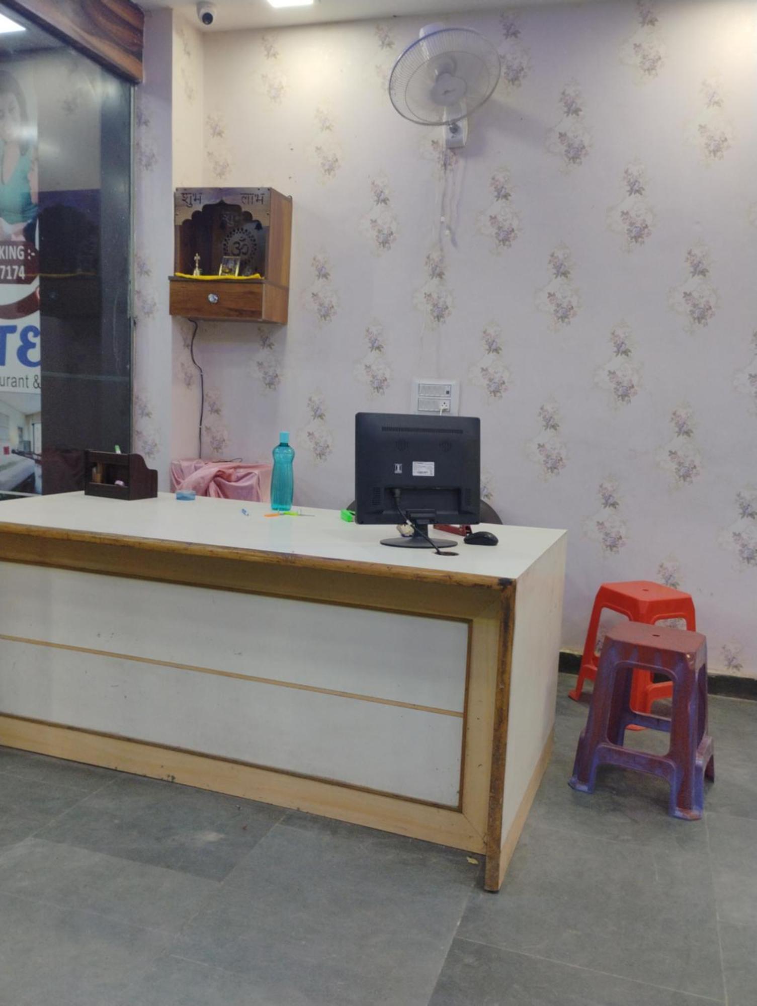 Shree Ji Hotel Greater Noida Exterior photo